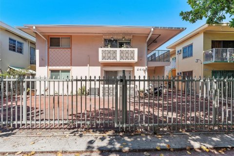 Condo in Miami Beach, Florida, 1 bedroom  № 1215360 - photo 18