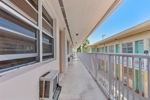 Copropriété à vendre à Miami Beach, Floride: 1 chambre, 40.88 m2 № 1215360 - photo 4