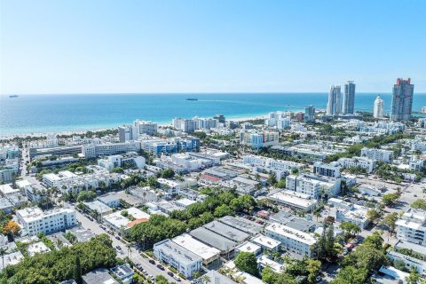 Condo in Miami Beach, Florida, 1 bedroom  № 1215360 - photo 25