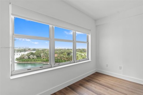 Condominio en venta en Bay Harbor Islands, Florida, 1 dormitorio, 106.84 m2 № 1215708 - foto 12