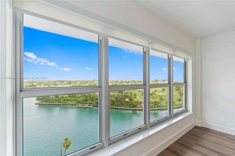 Copropriété à vendre à Bay Harbor Islands, Floride: 1 chambre, 106.84 m2 № 1215708 - photo 4