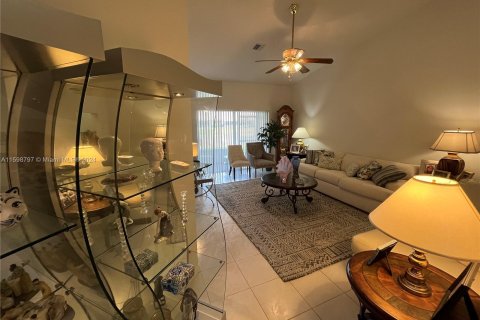 Villa ou maison à vendre à Delray Beach, Floride: 3 chambres, 145.86 m2 № 1215681 - photo 2