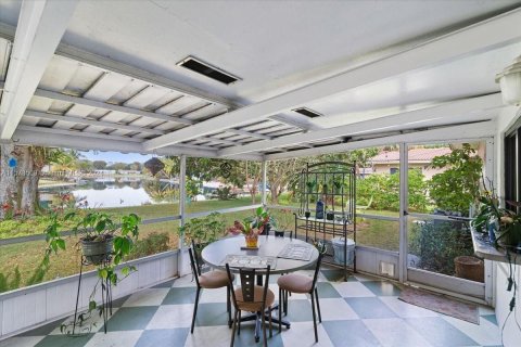 Casa en venta en Miami Lakes, Florida, 3 dormitorios, 110.37 m2 № 1136015 - foto 19