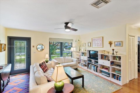 Casa en venta en Miami Lakes, Florida, 3 dormitorios, 110.37 m2 № 1136015 - foto 15