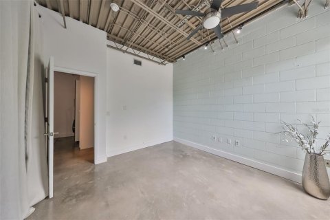 Touwnhouse à vendre à Tampa, Floride: 2 chambres, 132.66 m2 № 1288556 - photo 27