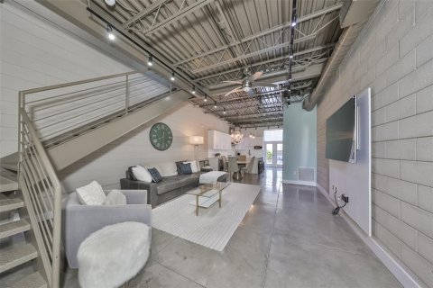 Adosado en venta en Tampa, Florida, 2 dormitorios, 132.66 m2 № 1288556 - foto 7