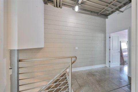 Touwnhouse à vendre à Tampa, Floride: 2 chambres, 132.66 m2 № 1288556 - photo 18