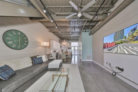 Touwnhouse à vendre à Tampa, Floride: 2 chambres, 132.66 m2 № 1288556 - photo 6