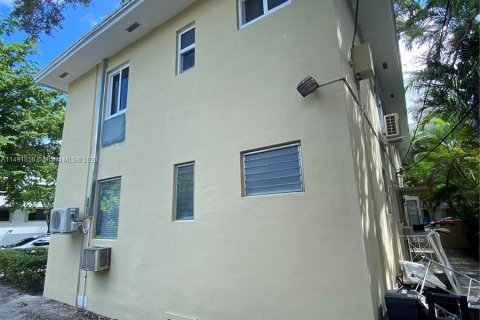 Immobilier commercial à vendre à Coral Gables, Floride: 325.16 m2 № 1004388 - photo 3