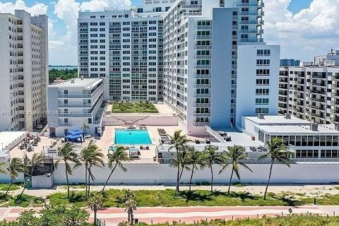 Condo in Miami Beach, Florida, 2 bedrooms  № 1431279 - photo 30