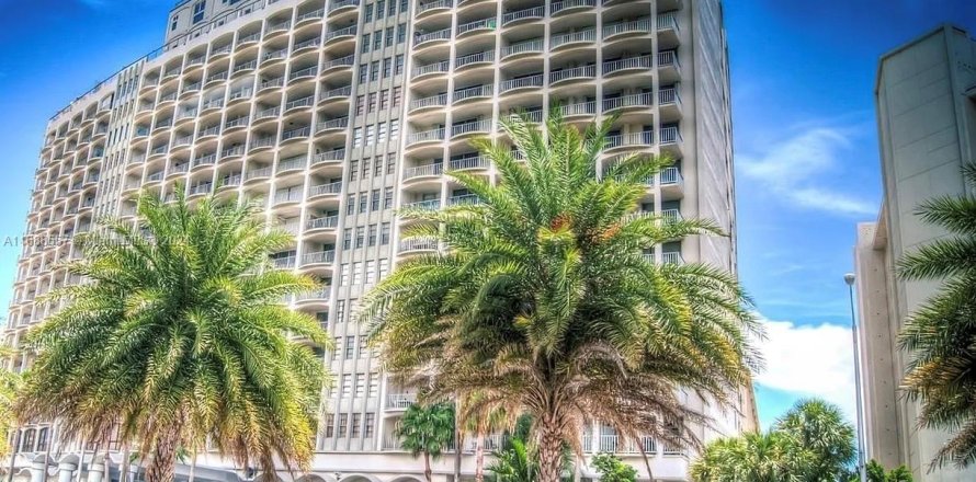 Condo in Miami Beach, Florida, 2 bedrooms  № 1431279