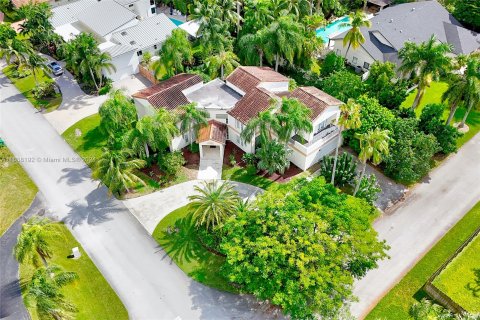 Casa en venta en Miami, Florida, 5 dormitorios, 383.04 m2 № 1431251 - foto 2