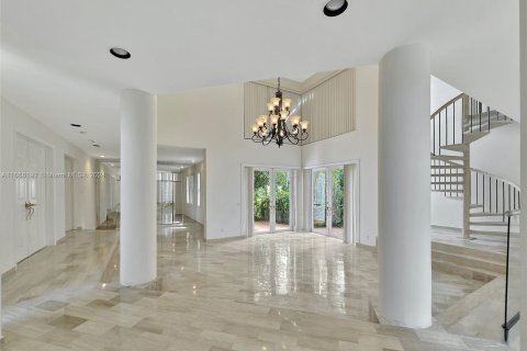 Casa en venta en Miami, Florida, 5 dormitorios, 383.04 m2 № 1431251 - foto 3