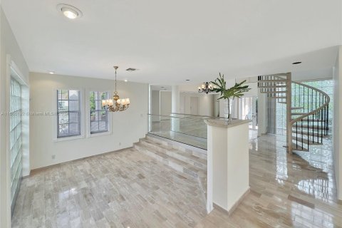 Casa en venta en Miami, Florida, 5 dormitorios, 383.04 m2 № 1431251 - foto 8