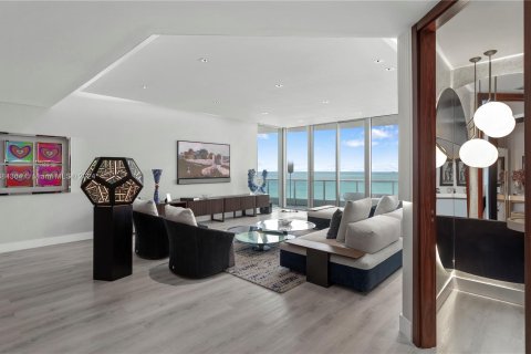 Condo in Miami Beach, Florida, 3 bedrooms  № 1430049 - photo 2