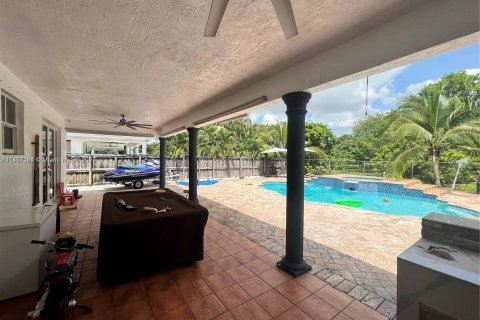 Casa en venta en Miami, Florida, 4 dormitorios, 163.97 m2 № 1358664 - foto 3