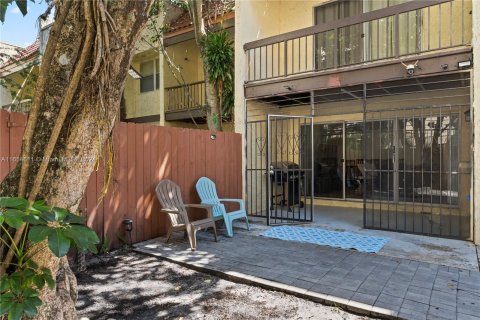 Condo in Lauderhill, Florida, 3 bedrooms  № 1358570 - photo 9