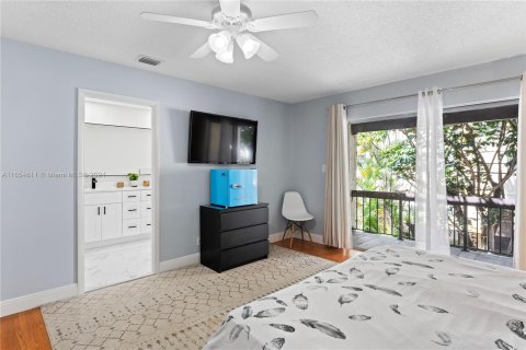 Condo in Lauderhill, Florida, 3 bedrooms  № 1358570 - photo 13