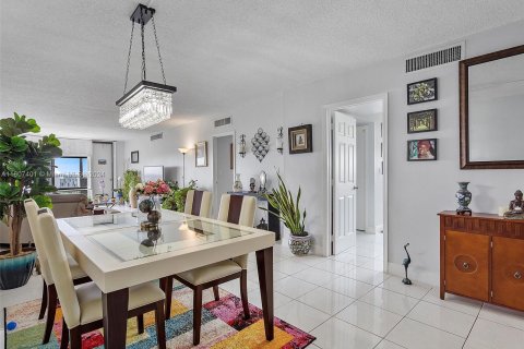 Condo in Aventura, Florida, 2 bedrooms  № 1231651 - photo 5