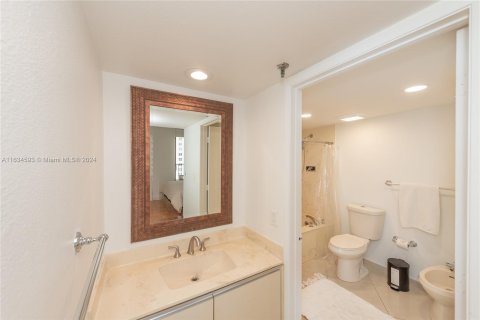 Condo in Miami, Florida, 1 bedroom  № 1294550 - photo 19