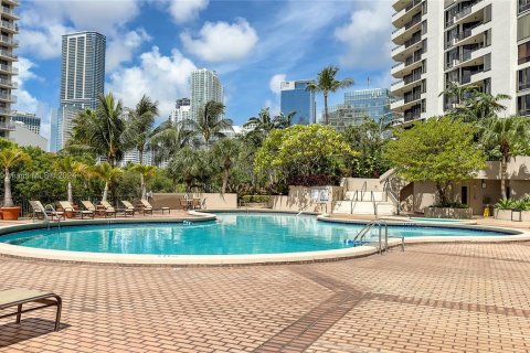 Condo in Miami, Florida, 1 bedroom  № 1294550 - photo 26