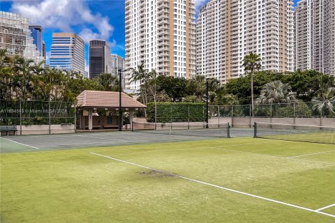 Condo in Miami, Florida, 1 bedroom  № 1294550 - photo 27