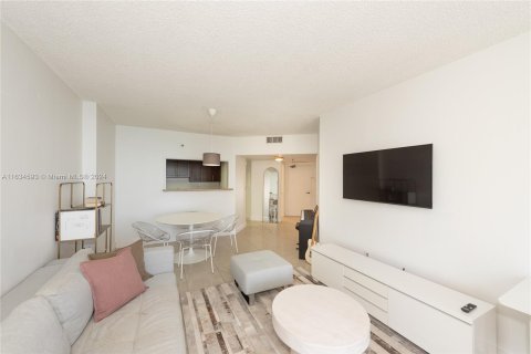 Condo in Miami, Florida, 1 bedroom  № 1294550 - photo 8