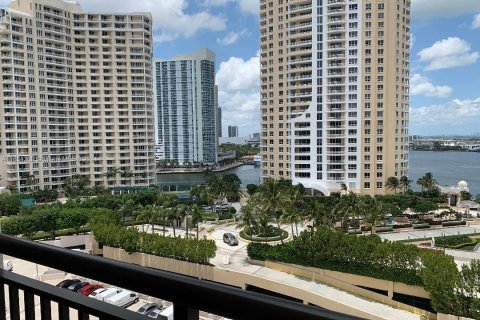 Condo in Miami, Florida, 1 bedroom  № 1294551 - photo 12