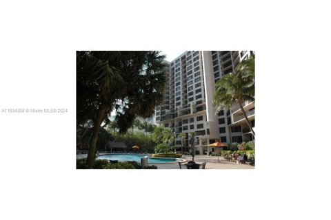 Condo in Miami, Florida, 1 bedroom  № 1294551 - photo 24