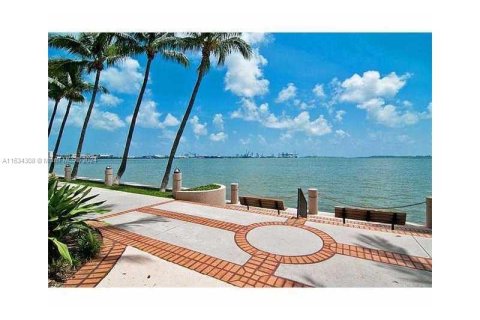 Condo in Miami, Florida, 1 bedroom  № 1294551 - photo 15