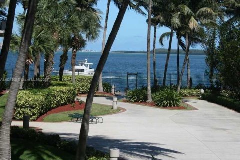 Condo in Miami, Florida, 1 bedroom  № 1294551 - photo 16