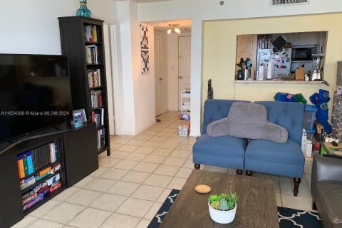 Condo in Miami, Florida, 1 bedroom  № 1294551 - photo 7