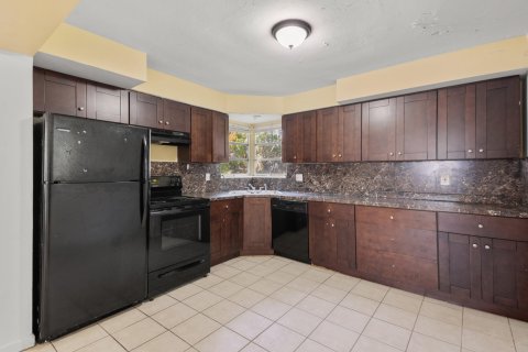 House in Hollywood, Florida 2 bedrooms, 77.2 sq.m. № 1159991 - photo 14
