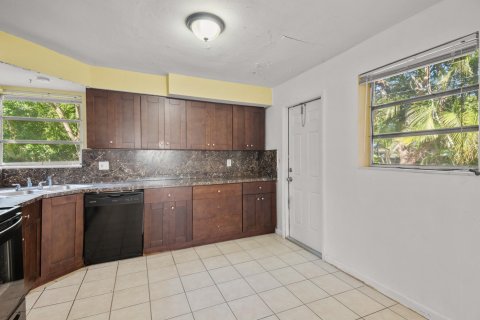 Casa en venta en Hollywood, Florida, 2 dormitorios, 77.2 m2 № 1159991 - foto 13