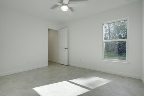 House in Palm Bay, Florida 4 bedrooms, 169.08 sq.m. № 860341 - photo 9