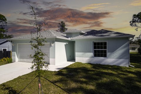 House in Palm Bay, Florida 4 bedrooms, 169.08 sq.m. № 860341 - photo 13