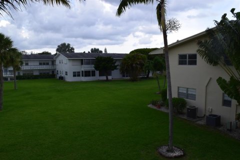 Condo in West Palm Beach, Florida, 2 bedrooms  № 614876 - photo 11