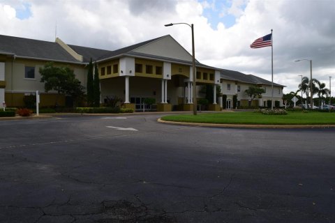 Condo in West Palm Beach, Florida, 2 bedrooms  № 614876 - photo 1