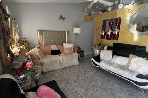 Dúplex en venta en Orlando, Florida, 2 dormitorios, 83.52 m2 № 1139794 - foto 4