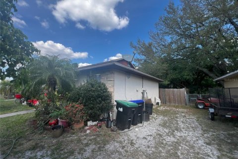 Duplex à vendre à Orlando, Floride: 2 chambres, 83.52 m2 № 1139794 - photo 2