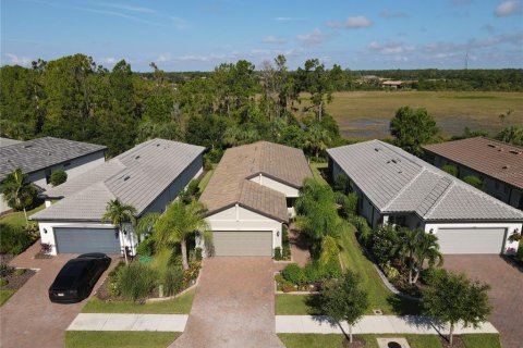 Villa ou maison à vendre à North Port, Floride: 2 chambres, 147.16 m2 № 1307359 - photo 3