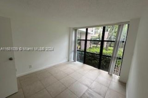 Condo in Sunny Isles Beach, Florida, 2 bedrooms  № 1411914 - photo 20