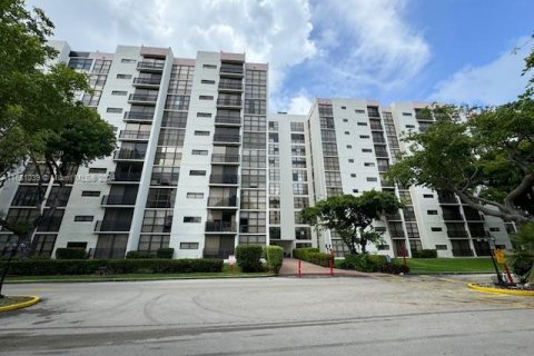 Condo in Sunny Isles Beach, Florida, 2 bedrooms  № 1411914 - photo 2