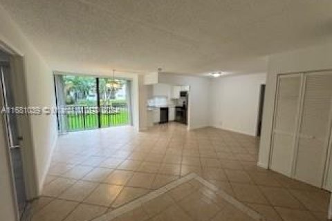 Condo in Sunny Isles Beach, Florida, 2 bedrooms  № 1411914 - photo 5