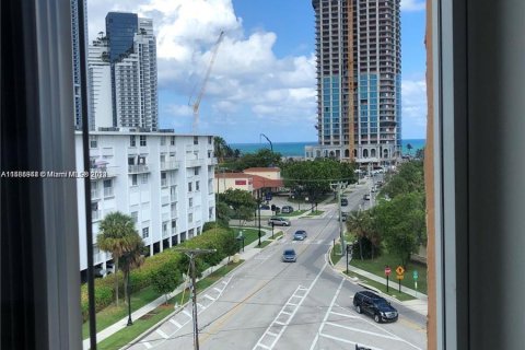 Copropriété à vendre à Sunny Isles Beach, Floride: 2 chambres, 137.22 m2 № 1171662 - photo 4