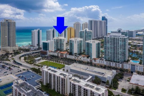 Condominio en venta en Sunny Isles Beach, Florida, 3 dormitorios, 135.45 m2 № 1171615 - foto 29