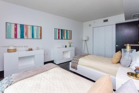 Condo in Sunny Isles Beach, Florida, 3 bedrooms  № 1171615 - photo 22