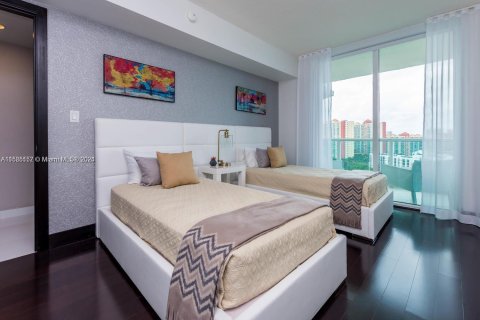 Condominio en venta en Sunny Isles Beach, Florida, 3 dormitorios, 135.45 m2 № 1171615 - foto 21