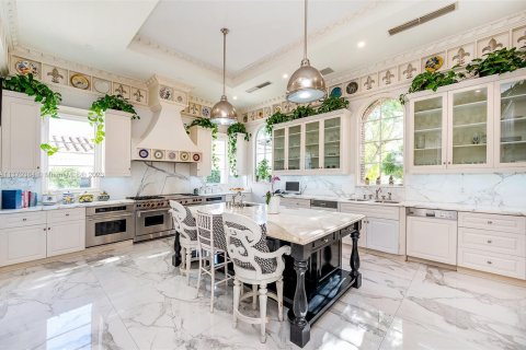 Villa ou maison à vendre à Coral Gables, Floride: 7 chambres, 1129.6 m2 № 435891 - photo 13