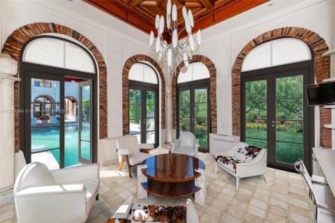 Villa ou maison à vendre à Coral Gables, Floride: 7 chambres, 1129.6 m2 № 435891 - photo 21